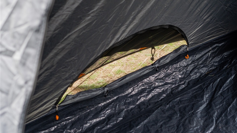 Air Ventilation Port on Falcon Ezi Up Tent.