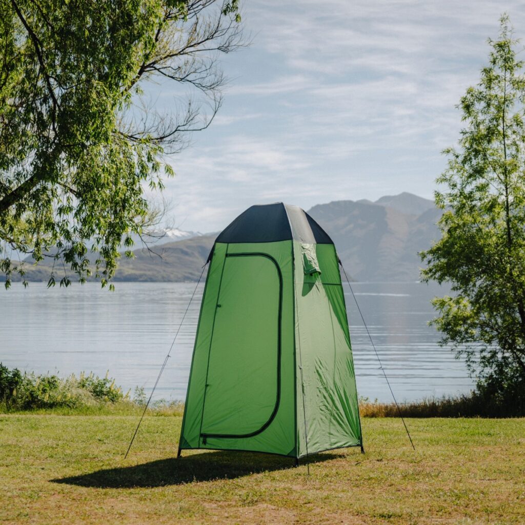kiwi camping shower tent insitu (4)
